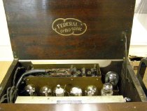 Federal H-10-60 OrthoSonic Radio